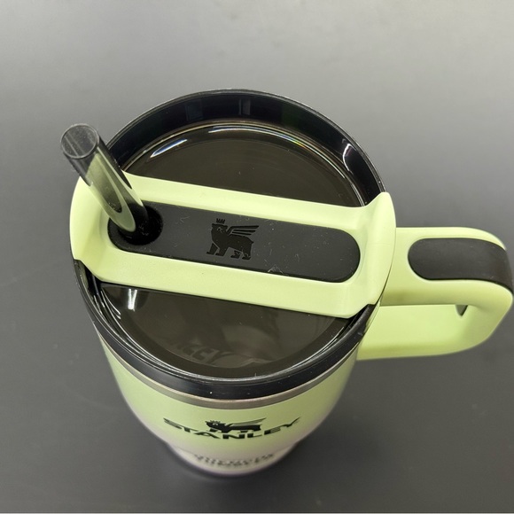 Stanley x Target HYPNOTIC GREEN Halloween 2025 Quencher 20oz Tumbler Cup NWT - Picture 4 of 5